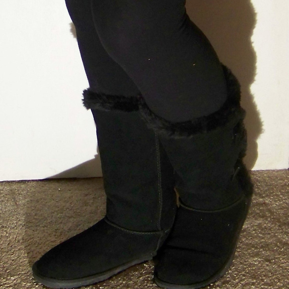 Meet your Posher, Emily - Picture 1 of 2